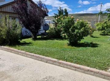 Casa · 222m² · 8 Ambientes · Casa de 222 m² en Venta - Barrio Arenales
