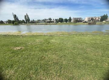 Terreno · 820m² · Lote a La Laguna con Excelente Ubicación en Barrio San Lucas. Canning - San Vicente.