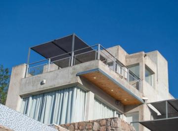 Casa · 120m² · 4 Ambientes · 2 Cocheras · Casa en Venta - 3 Dorm. 3 Baños - Cocheras - 780 m² - La Quinta, Villa Carlos Paz