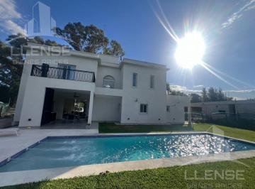 Casa · 925m² · 4 Ambientes · Casa 4 Ambientes en Venta - Opcional Extra Muebles - Apta Credito Barrio La Candida