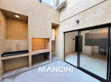 PH · 40m² · 2 Ambientes · PH en Venta de 2 Ambientes con Patio y Parrilla - San Martín Centro