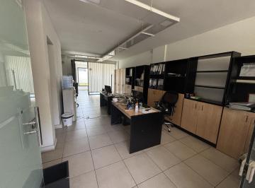 Oficina comercial · 60m² · 2 Ambientes · 2 Cocheras · Oficina en Alquiler Sobre Recta Martinolli, Villa Belgrano