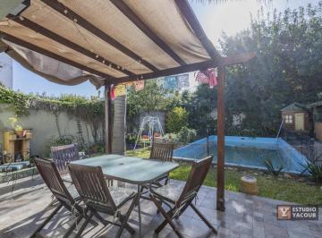 Casa · 150m² · 5 Ambientes · 4 Cocheras · Casa Venta - 4 Dorm. 2 Baños - Cocheras - Pileta - 150 m² - Tolosa, La Plata