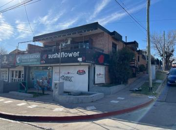 Foto · Casa 2 Locales a m de Av Colon