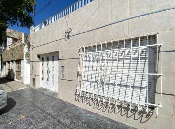 Casa · 100m² · 4 Ambientes · 1 Cochera · Venta/permuta - Casa - 3 Dorm. - Cochera - Bella Vista, Rosario