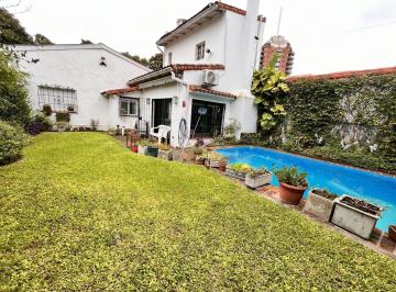 Casa · 234m² · 5 Ambientes · 3 Cocheras · Casa en Venta en Acassuso 5 Amb en Una Planta