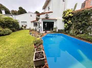 Casa · 234m² · 5 Ambientes · 3 Cocheras · Casa en Venta en Acassuso 5 Amb en Una Planta