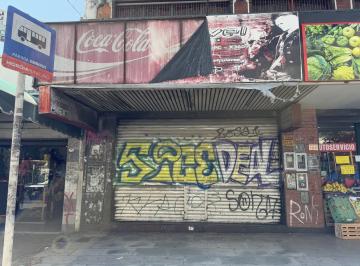 Local comercial · 110m² · Local en El Centro de Morón en Frente de La Universidad de Morón