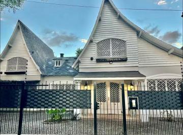 Quinta vacacional · 500m² · 5 Ambientes · Casa Quinta en Venta en San Isidro, G. B. a. Zona Norte, Argentina