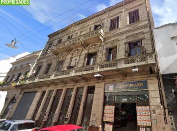 Edificio · 3200m² · 6 Ambientes · Edificio de Locales Comerciales y Viviendas Alquiladas