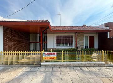 Casa · 278m² · 4 Ambientes · 3 Cocheras · Excelente Casa en Belén de Escobar