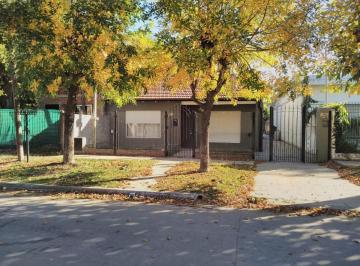 PH · 116m² · 3 Ambientes · 1 Cochera · PH en Venta - 2 Dorm. 1 Baño - 121 m² - Alejandro Korn