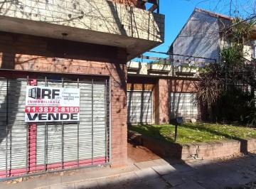 Casa · 165m² · 4 Ambientes · 1 Cochera · Casa 4 Ambientes con Local Comercial en Venta Quilmes