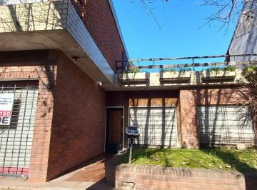 Casa · 165m² · 4 Ambientes · 1 Cochera · Casa 4 Ambientes con Local Comercial en Venta Quilmes