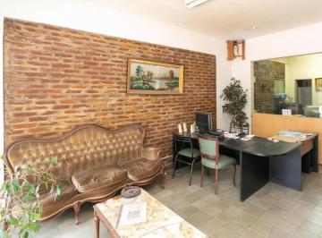 Local comercial · 250m² · 6 Ambientes · Local a La Calle con Galpón y Departamento a La Venta en Pilar Centro