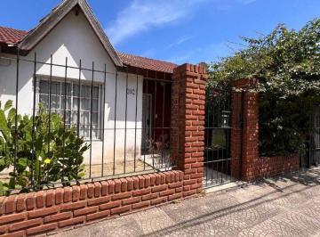 Casa · 59m² · 3 Ambientes · Venta Casa 3 Ambientes Hurlingham Cochera Parque