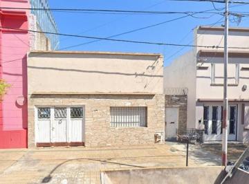 Casa · 99m² · 6 Ambientes · 1 Cochera · Casa en Venta - 3 Dorm. 2 Baños - Cochera - 382 m² - Berisso