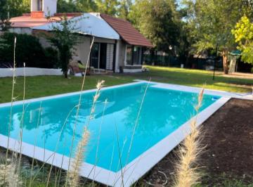 Casa · 662m² · 5 Ambientes · Casa 3 Dorm. en Alquiler Permanente en Funes