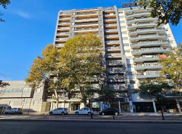 Departamento · 68m² · 3 Ambientes · 3 Ambientes Al Frente - Alquiler - Barracas