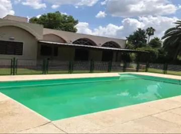 Casa · 200m² · 4 Ambientes · 2 Cocheras · Casa en Venta Doble Lote en Country Club Las Lajas.