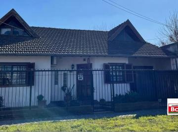 Casa de 7 ambientes, Almirante Brown · Chalet