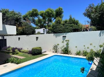 Casa · 198m² · 6 Ambientes · 2 Cocheras · Venta Chalet en La Barranca de Quilmes