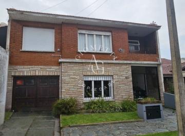 Casa · 222m² · 7 Ambientes · 2 Cocheras · Z/ Punta Mogotes