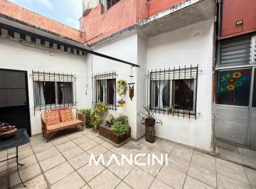 Local comercial · 98m² · 3 Ambientes · Venta en Block de Local Comercial y Casa de 3 Ambientes - Villa Ballester