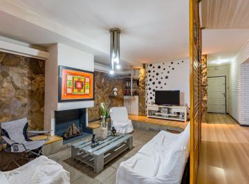 Casa de 6 ambientes, Rosario · Casa 2 Dorm. con Cochera - Venta o Permuta