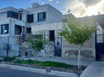 Casa · 100m² · 4 Ambientes · Casa en Venta - Alta Mendoza - Id: