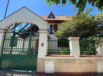 Casa · 284m² · 4 Ambientes · 3 Cocheras · Casa en Venta