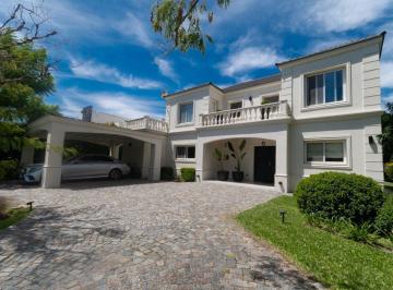 Casa · 268m² · 7 Ambientes · 5 Cocheras · Casa en Venta en Barrio Privado Ayres de Pilar