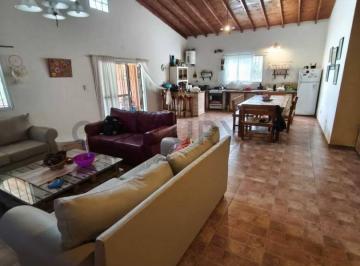 Casa · 2100m² · 4 Ambientes · Venta Casa Quinta 3 Ambientes Para de Robles, Exaltación de La Cruz