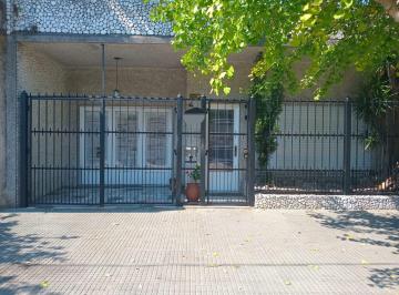 Casa de 4 ambientes, Avellaneda · L. Maria Campos Al 3200 - Sarandi - Avellaneda