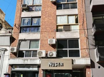 Departamento de 1 ambiente, Monserrat · Frente a Depto Central de Policia - Reciclado - Ajuste Semestral