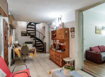 PH · 147m² · 6 Ambientes · PH en Venta - 4 Dorm. 2 Baños - 147 m² - Lomas de Núñez