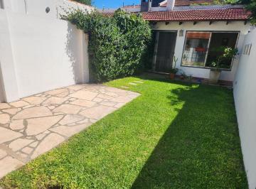 Casa · 140m² · 4 Ambientes · 1 Cochera · Duplex en Venta Florida Vicente López 4 Ambientes Jardìn