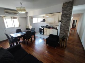 Departamento · 65m² · 4 Ambientes · 1 Cochera · Venta Luminoso Departamento 4 Ambientes 3 Dorm. en Avellaneda