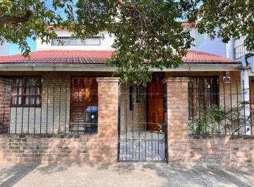 Casa · 140m² · 7 Ambientes · 1 Cochera · Venta Casa 4 Dorm., Pileta en Quebrada de Las Rosas