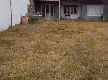 Casa · 90m² · 4 Ambientes · 2 Cocheras · Excelente Lote con Casa a Terminar en V Udaondo