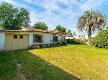 Casa · 176m² · 3 Ambientes · 1 Cochera · Casa en Venta en Oliveros