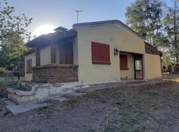 Casa · 70m² · 2 Ambientes · 2 Cocheras · Casa en Venta en B° Granja Lomas de Chacras