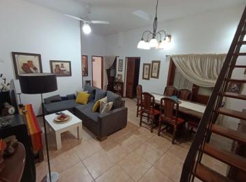 Casa · 156m² · 6 Ambientes · Venta Casa Interna 3 Dorm. Quincho Terraza