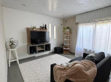 Casa · 100m² · 4 Ambientes · 2 Cocheras · Casa 4 Ambientes con Jardín y Parrilla