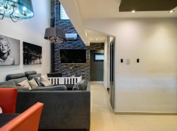 Casa · 160m² · 4 Ambientes · 1 Cochera · Casa en Venta - 3 Dorm. 2 Baños - 376 m² - Villa Parque Sicardi