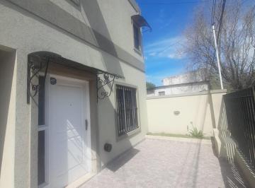 Casa · 85m² · 3 Ambientes · Casa en Venta - 2 Dorm. 2 Baños - 85 m² - Lobos