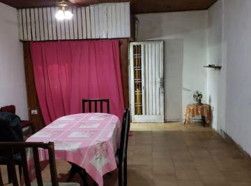 Casa · 85m² · 3 Ambientes · 1 Cochera · Casa en Venta - 2 Dorm. 1 Baño - Cochera - 214 m² - Berisso
