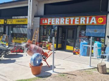 Fondo de comercio de 1 ambiente, Pergamino · Vendo o Permuto por Veiculo Ferreteria Funcionando
