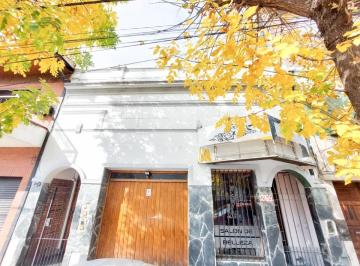 PH · 155m² · 5 Ambientes · 1 Cochera · PH en Venta - 4 Dorm. 2 Baños - Cochera - Local - 180 m² - Avellaneda