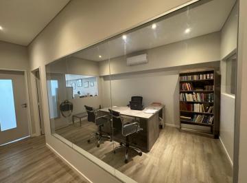 Oficina comercial · 50m² · 3 Ambientes · Oficina Al Frente Perón y Montevideo. San Nicolás